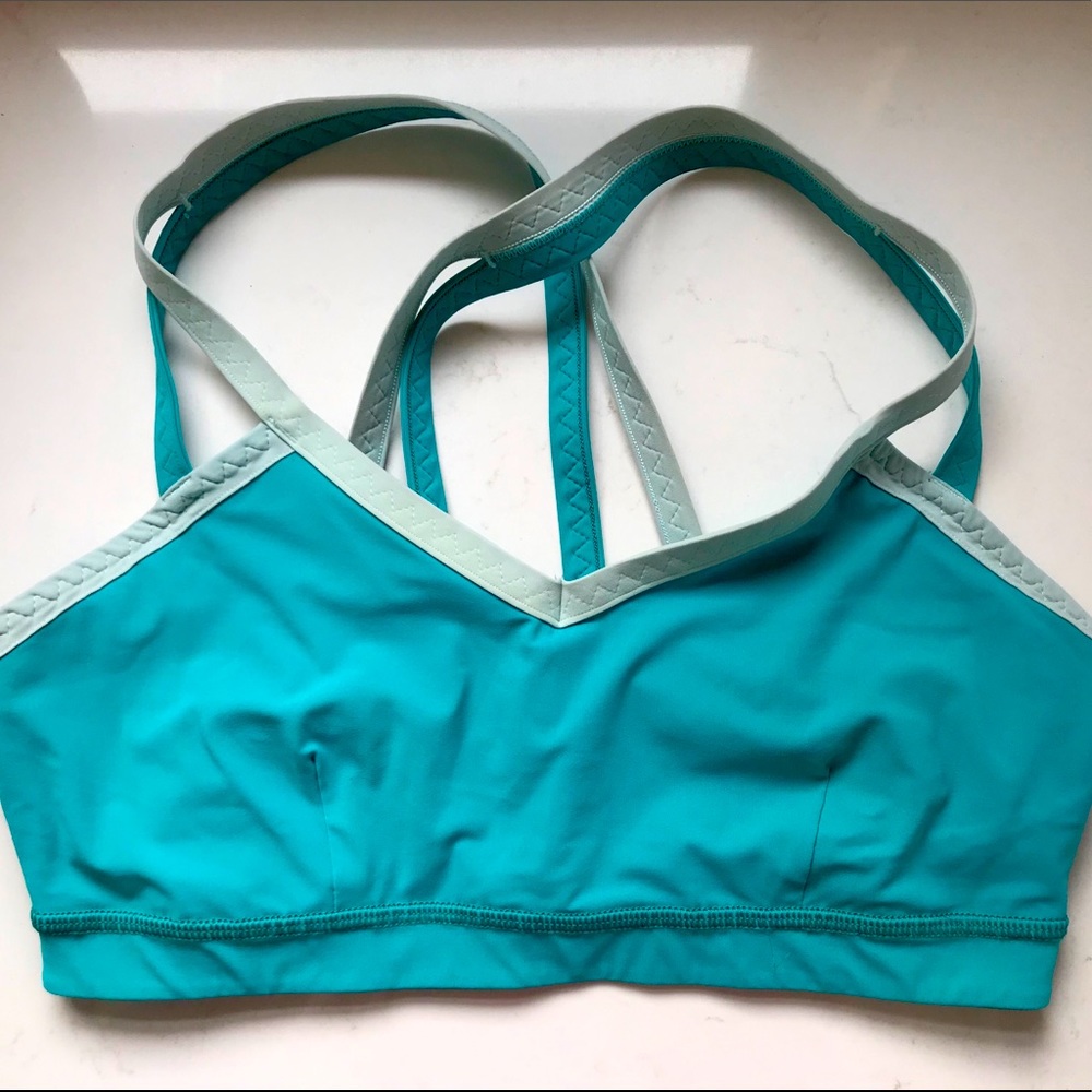 Lululemon 6 criss cross strap sports bra